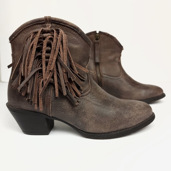 Ariat Brown Ankle Boots with Fringe - Picture 2 of 15
